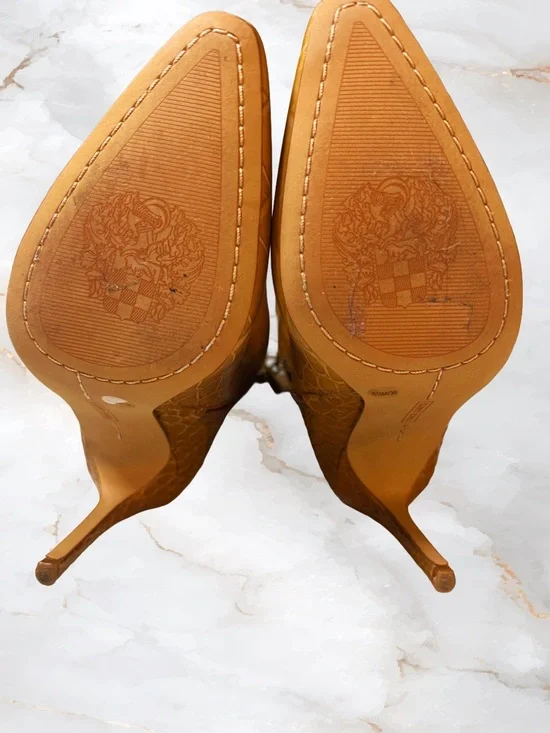 Vince Camuto Fenindy Knee High Stiletto Boots Tawny Birch 5.5 - Picture 8 of 8